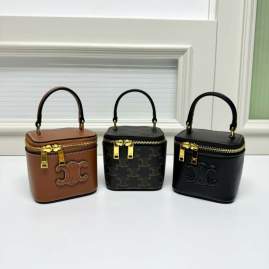 Picture of Celine Handbags _SKUfw227909388fw